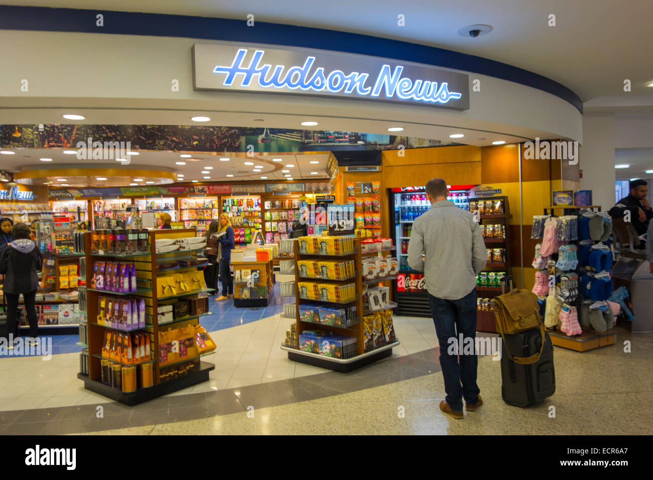Tienda de recuerdos en el aeropuerto JFK de Nueva York Fotografía de
