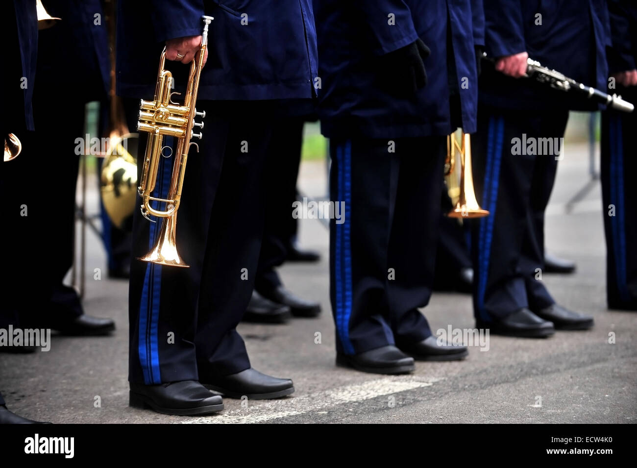 Detalle con orquesta militar durante el desfile de uniformes Foto de stock