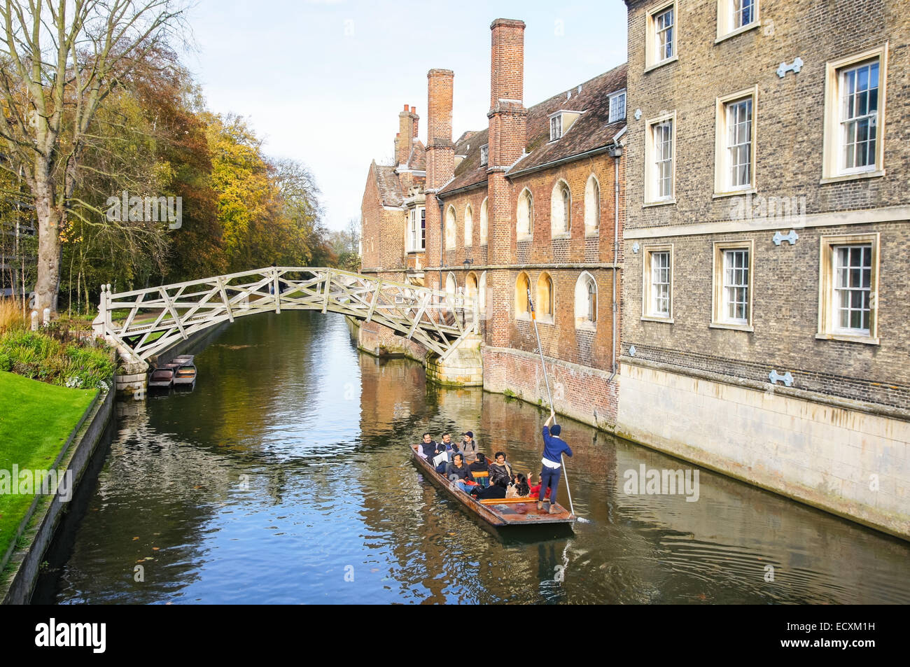 Puente matemático sobre el río Cam en Cambridge Cambridgeshire Inglaterra Reino Unido Reino Unido Foto de stock