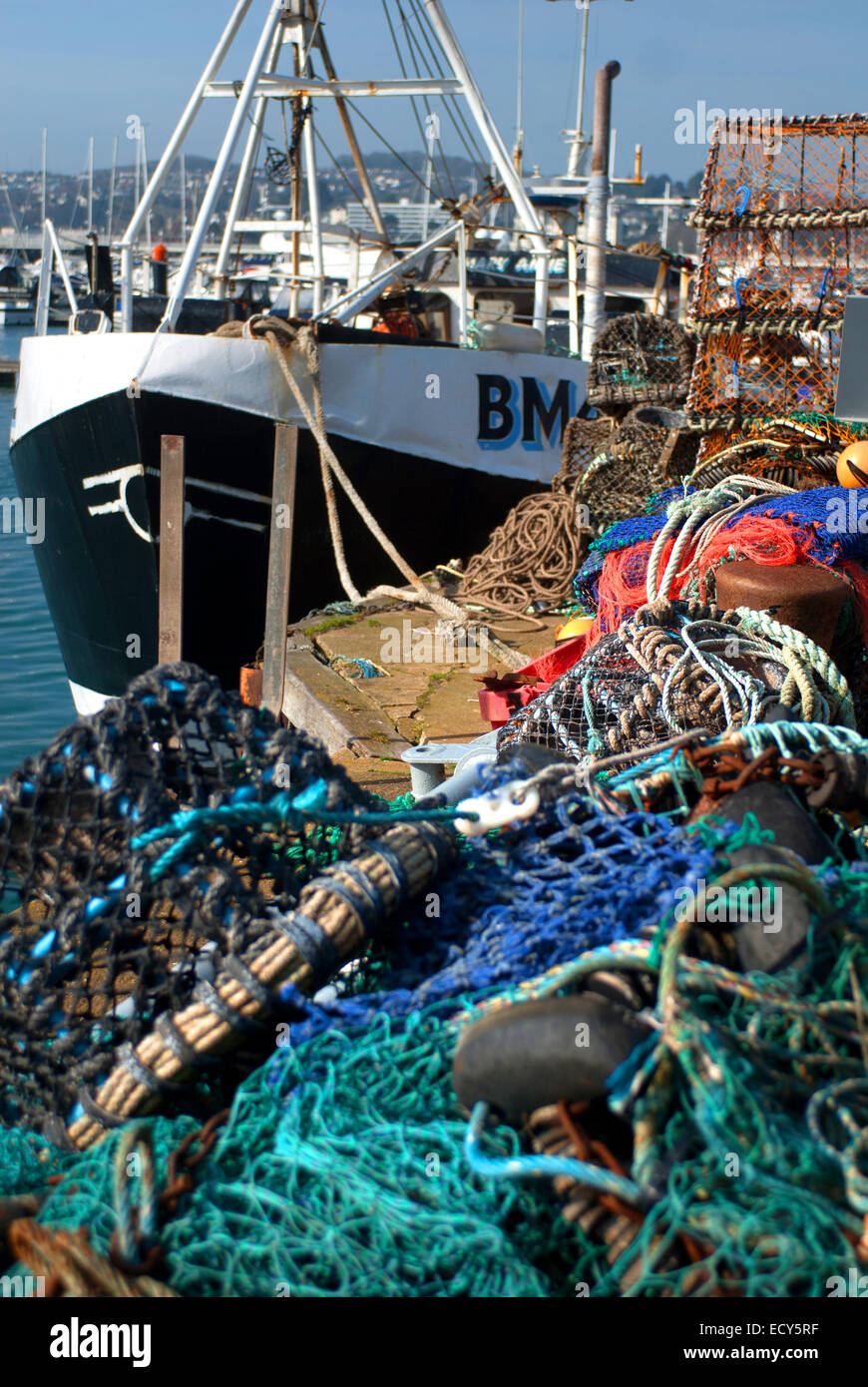 Barco de pesca, Torquay harbour Foto de stock