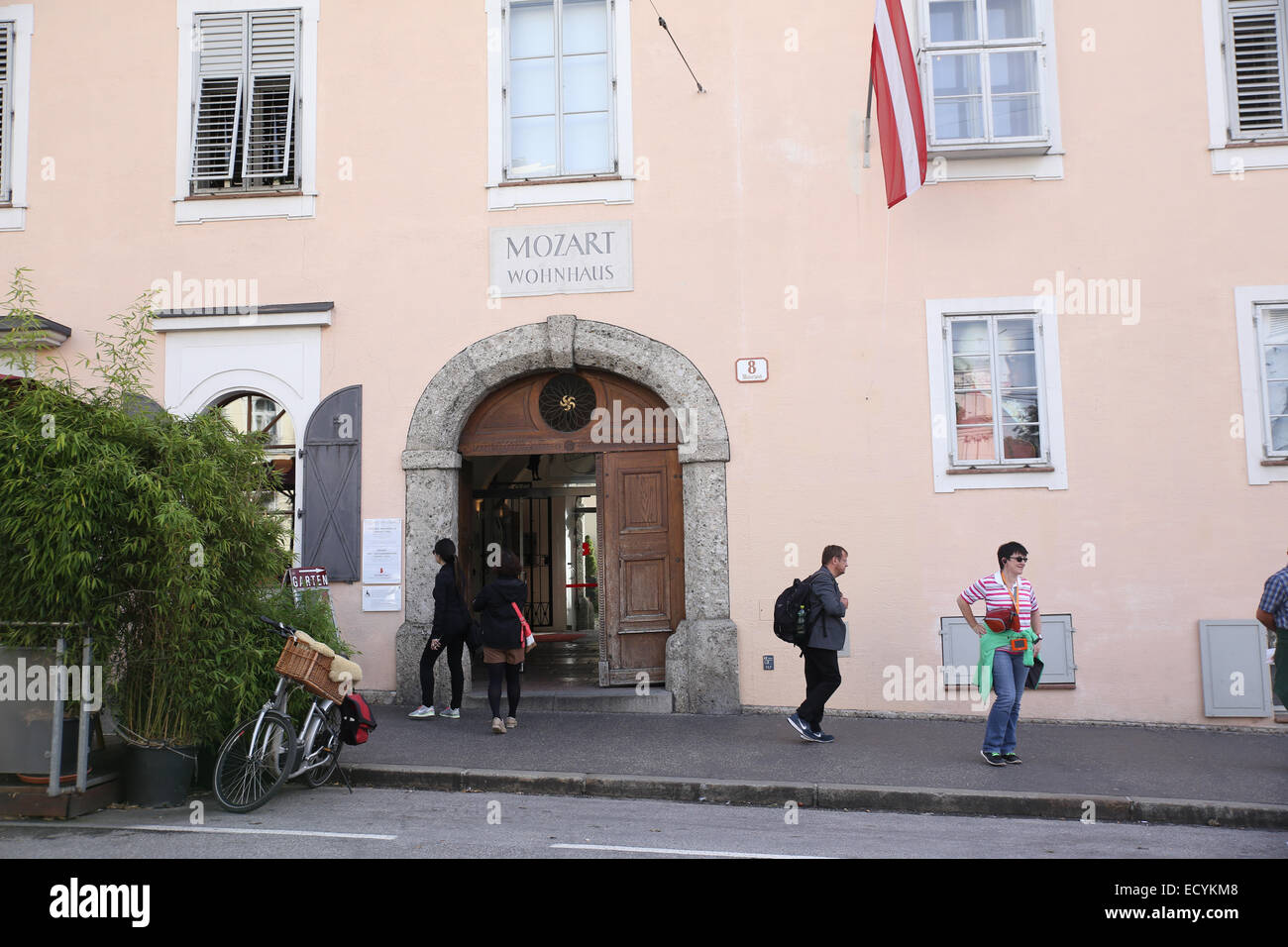 La residencia de Mozart Wohnhaus Salzburgo Austria Foto de stock