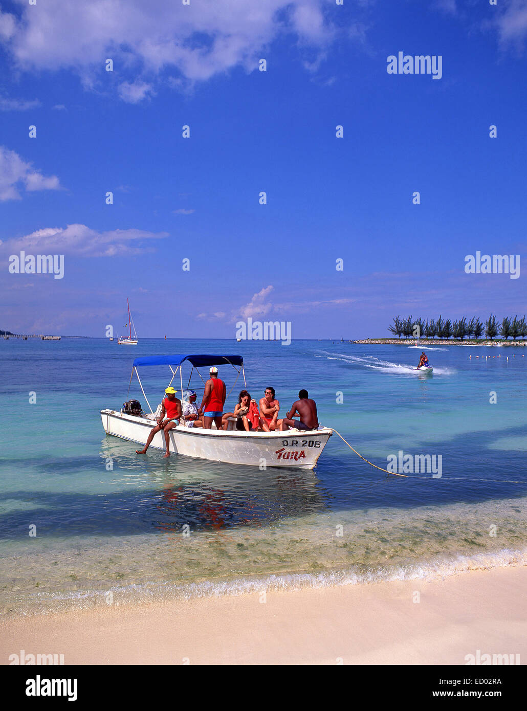 Vista a la playa, Turtle Beach, Ocho Ríos, Saint Ann Parish, Jamaica, Antillas Mayores, el Caribe Foto de stock