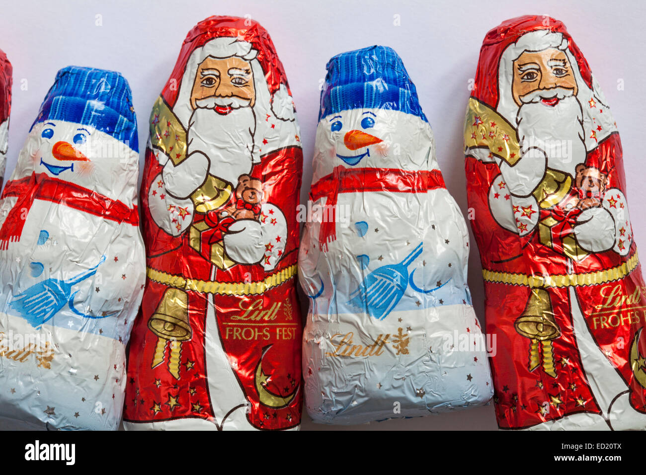 Santa Lindt Chocolate con leche de Papá Noel y muñecos de nieve