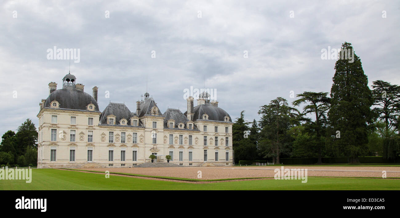 Chateau de Cheverny, un famoso castillo del valle del Loira, en el departamento de Loir-et-Cher en Francia. Foto de stock