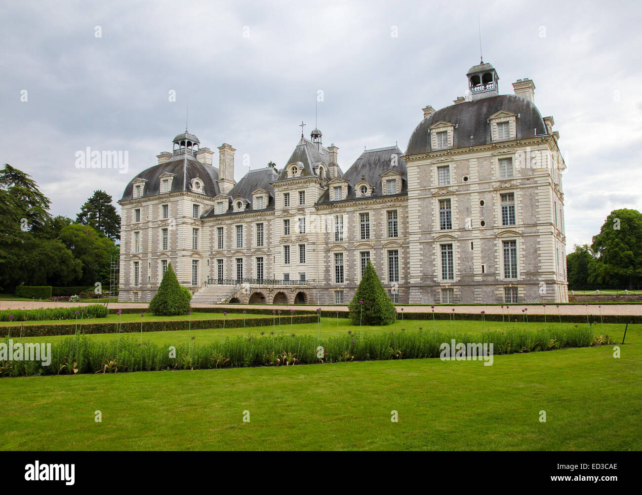 Chateau de Cheverny, un famoso castillo del valle del Loira, en el departamento de Loir-et-Cher en Francia. Foto de stock