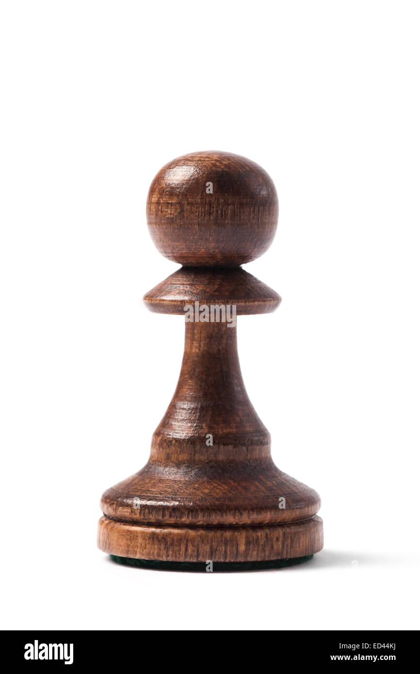 Pieza de ajedrez peón de madera aislado en blanco Foto de stock