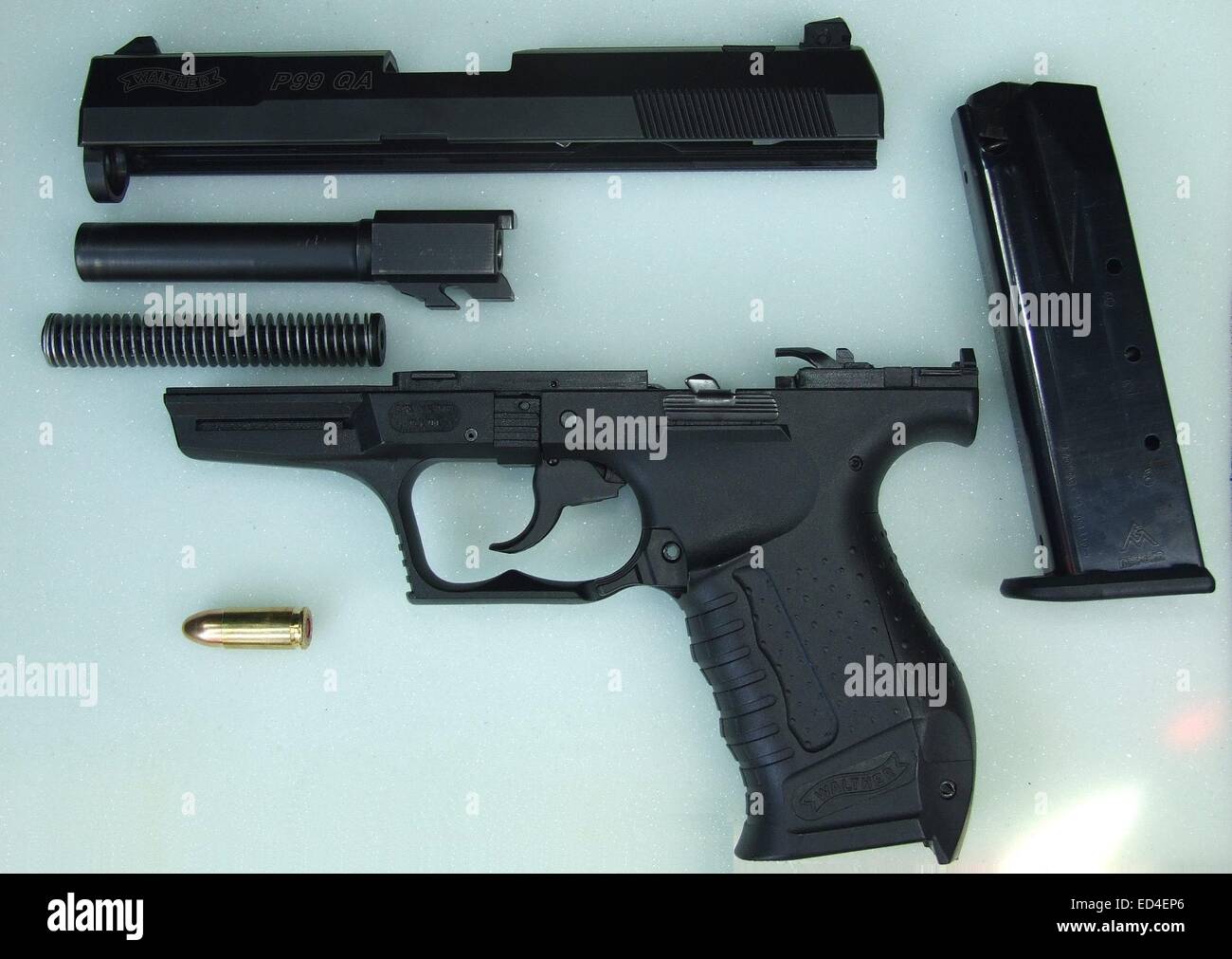 Walther P99 (QA trigger) calibre 9 mm Luger, pelado Foto de stock