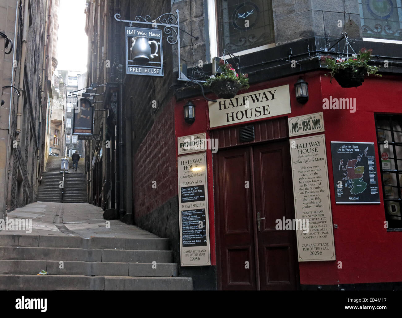 Halfway House Pub, Fleshmarket, cerca de la ciudad de Edimburgo, Escocia, Reino Unido Foto de stock
