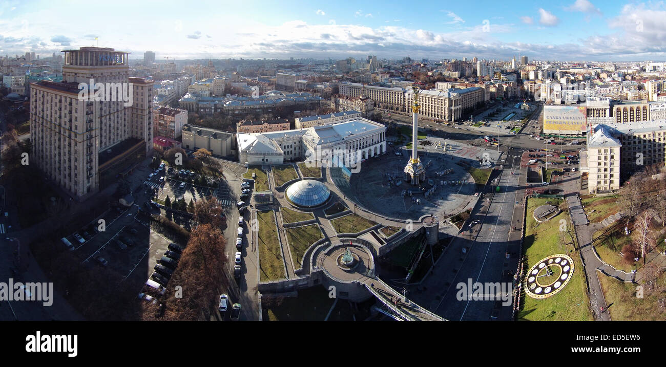 Vista aérea de Kiev, Maidan, la plaza de la independencia Foto de stock