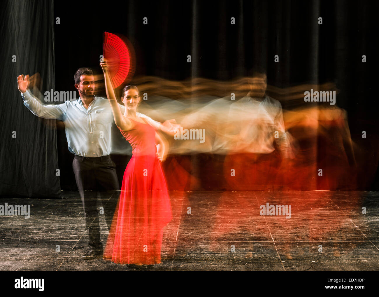 Bailarines de flamenco español. Foto de stock