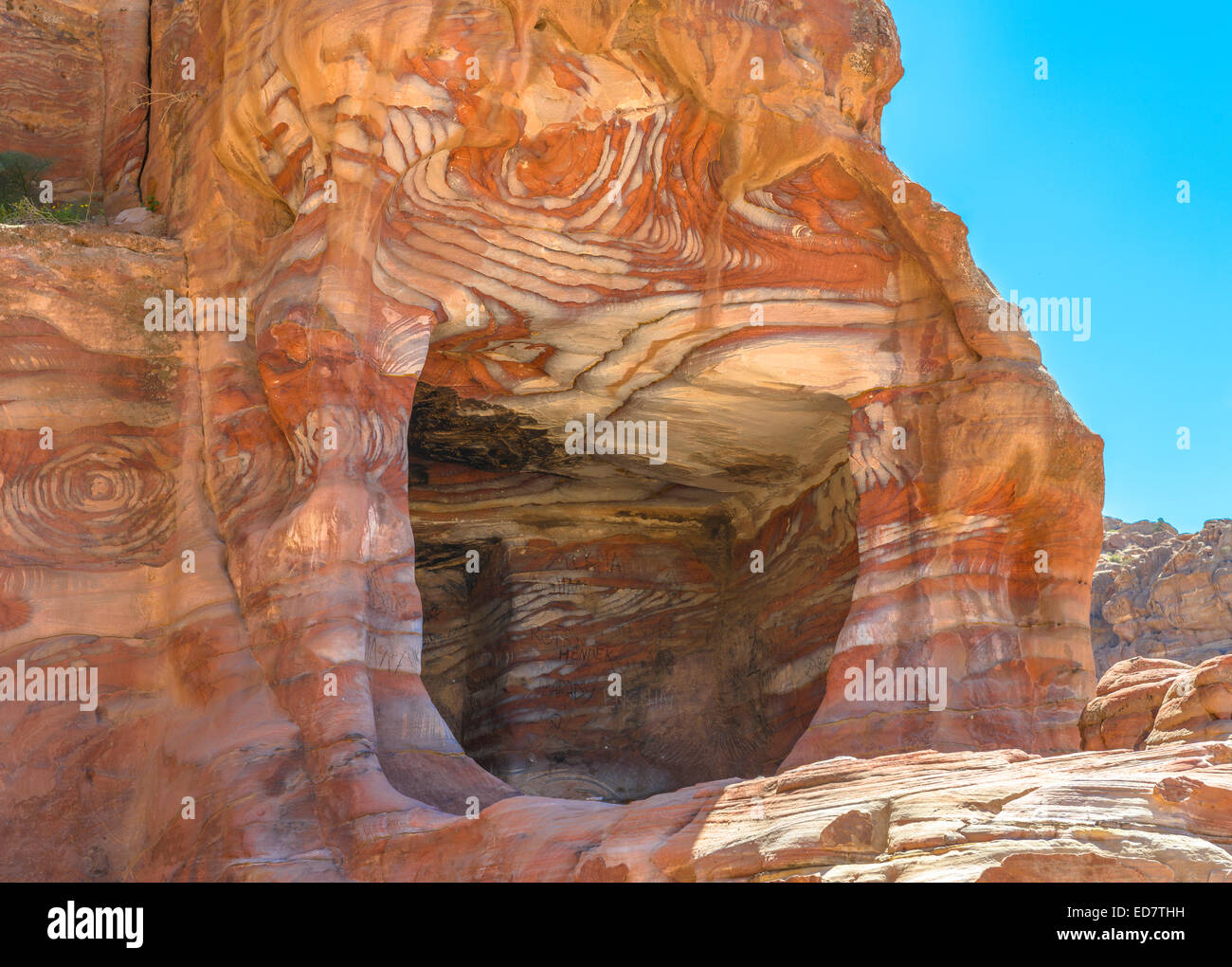 Las formaciones rocosas de los antiguos Nabateos la ciudad de Petra en Jordania, Oriente Medio. Foto de stock