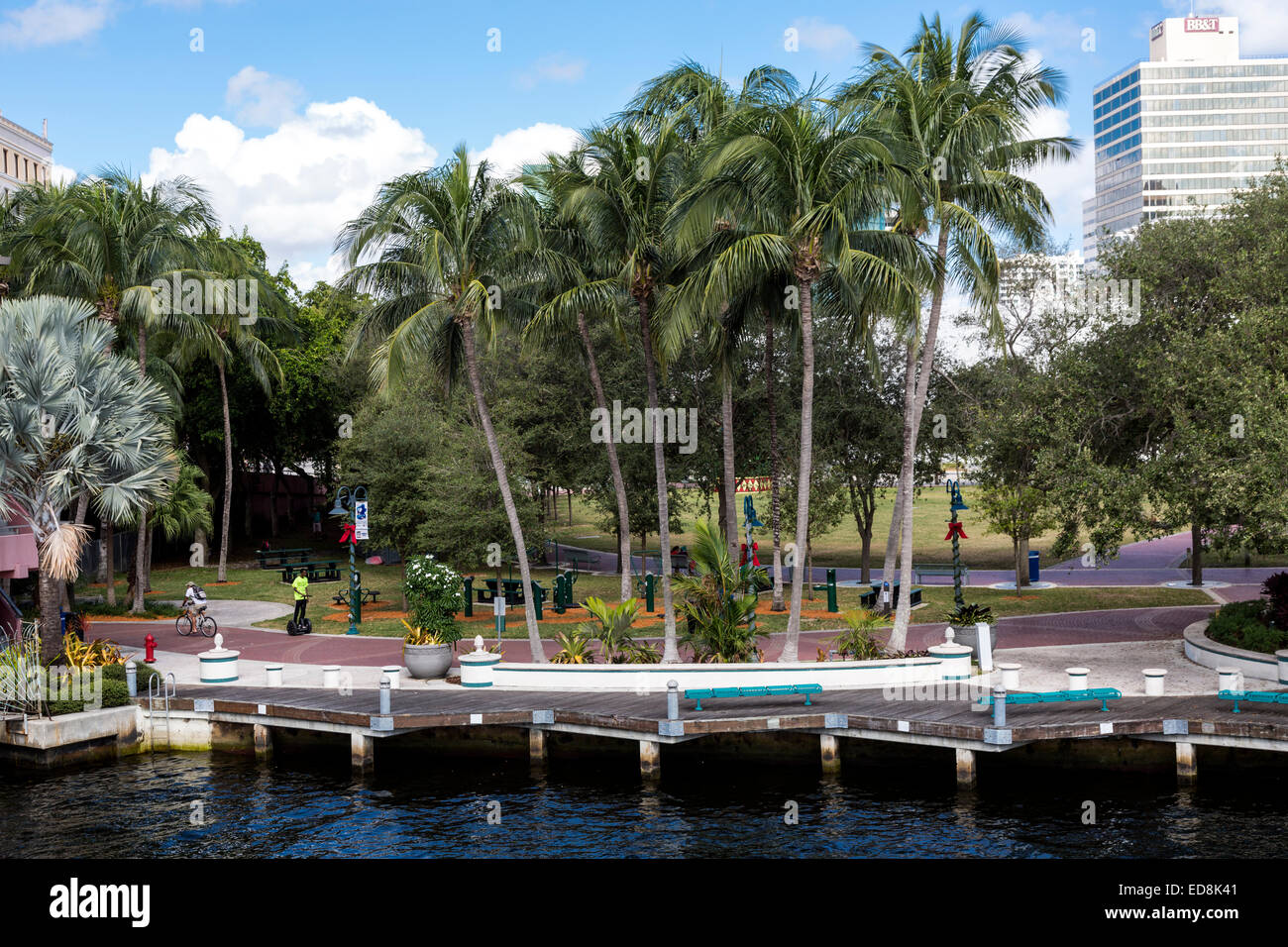 Ft. Lauderdale, Florida. New River y H. Wayne Huizenga Plaza, antiguamente Bubier Park. Foto de stock