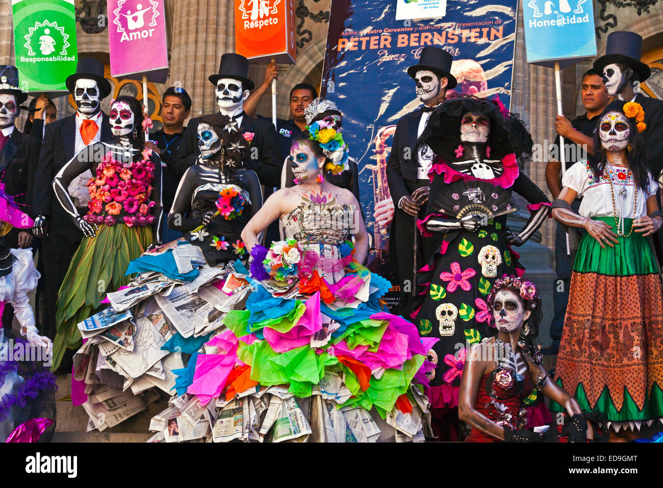 LA CALAVERA CATRINAS O CALAVERAS, elegantes son los iconos del DÍA DE LOS  MUERTOS - Guanajuato, México Fotografía de stock - Alamy