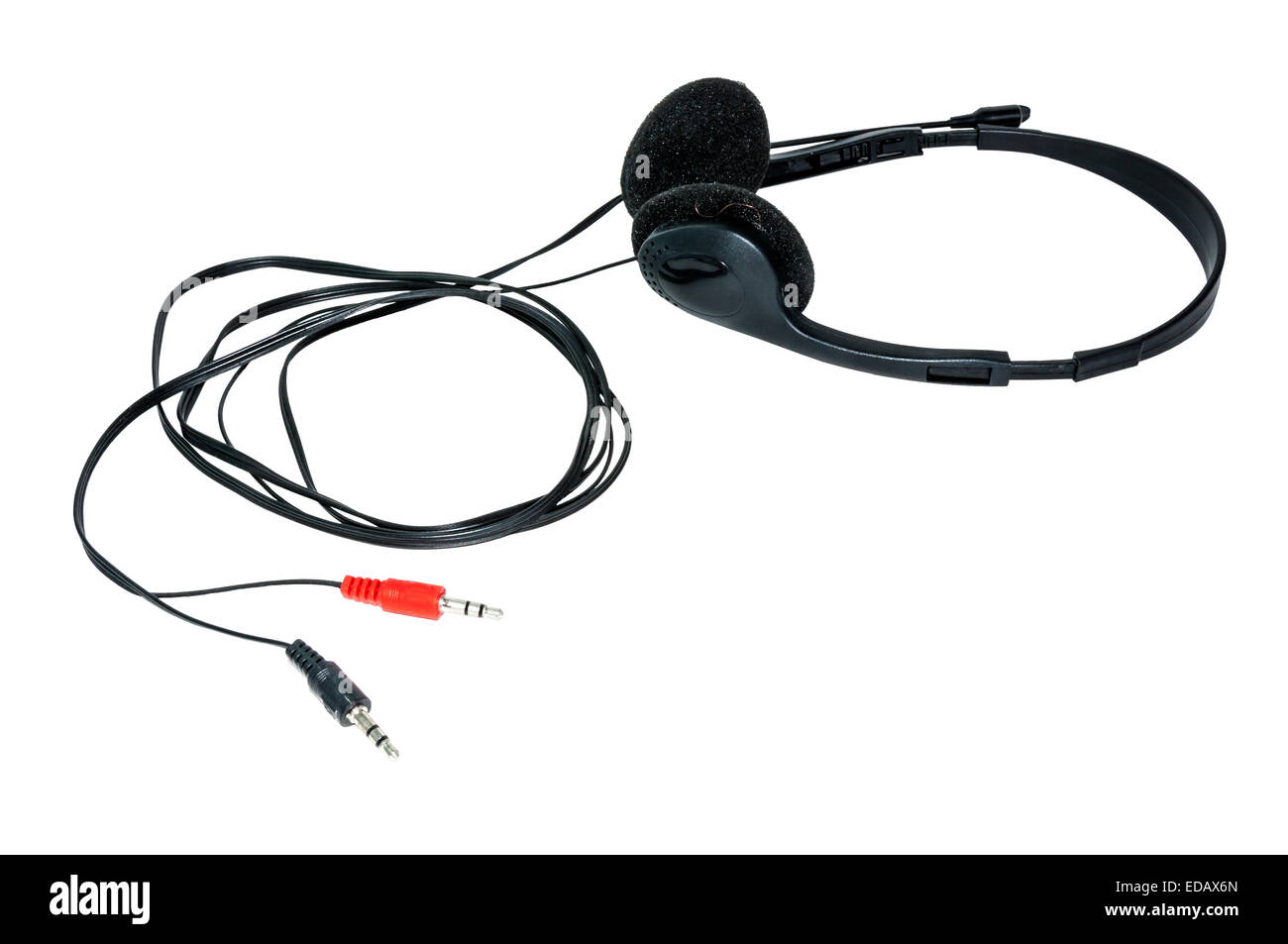 Antiguos auriculares para ordenador personal sobre el fondo blanco  Fotografía de stock - Alamy