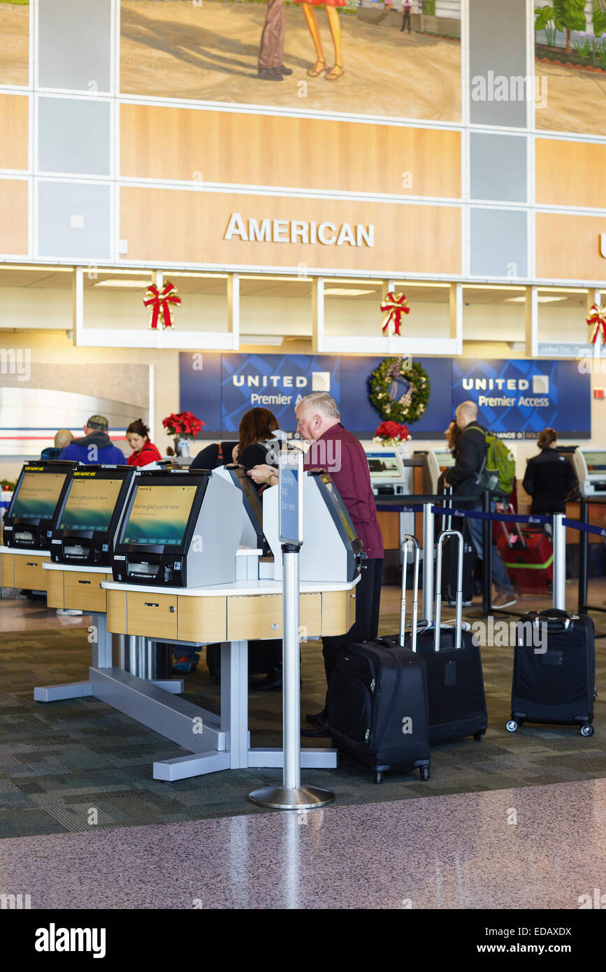 American Airlines el Check-in en aeropuerto internacional Austin Bergstrom  Fotografía de stock - Alamy