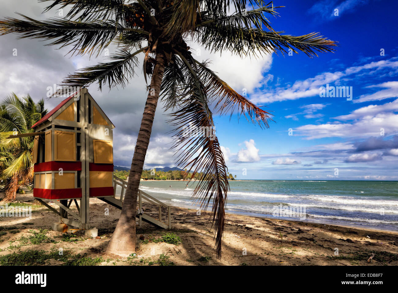 Pintoresca Playa Arroyo con un socorrista Hut, Puerto Rico Fotografía de  stock - Alamy