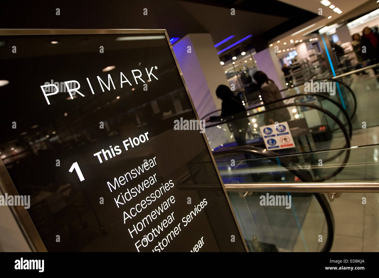 Primark's flagship store no Oxford Street, en el centro de Londres. Foto de stock