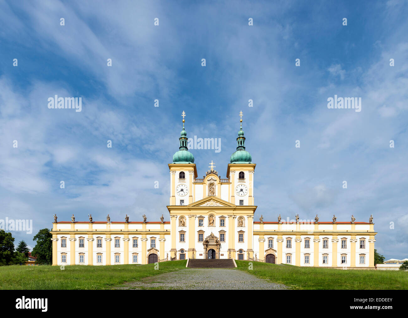 Premonstrate monasterio con la Basílica de la Anunciación, Svatý Kopecek o monte santo, Olomouc, República Checa Foto de stock