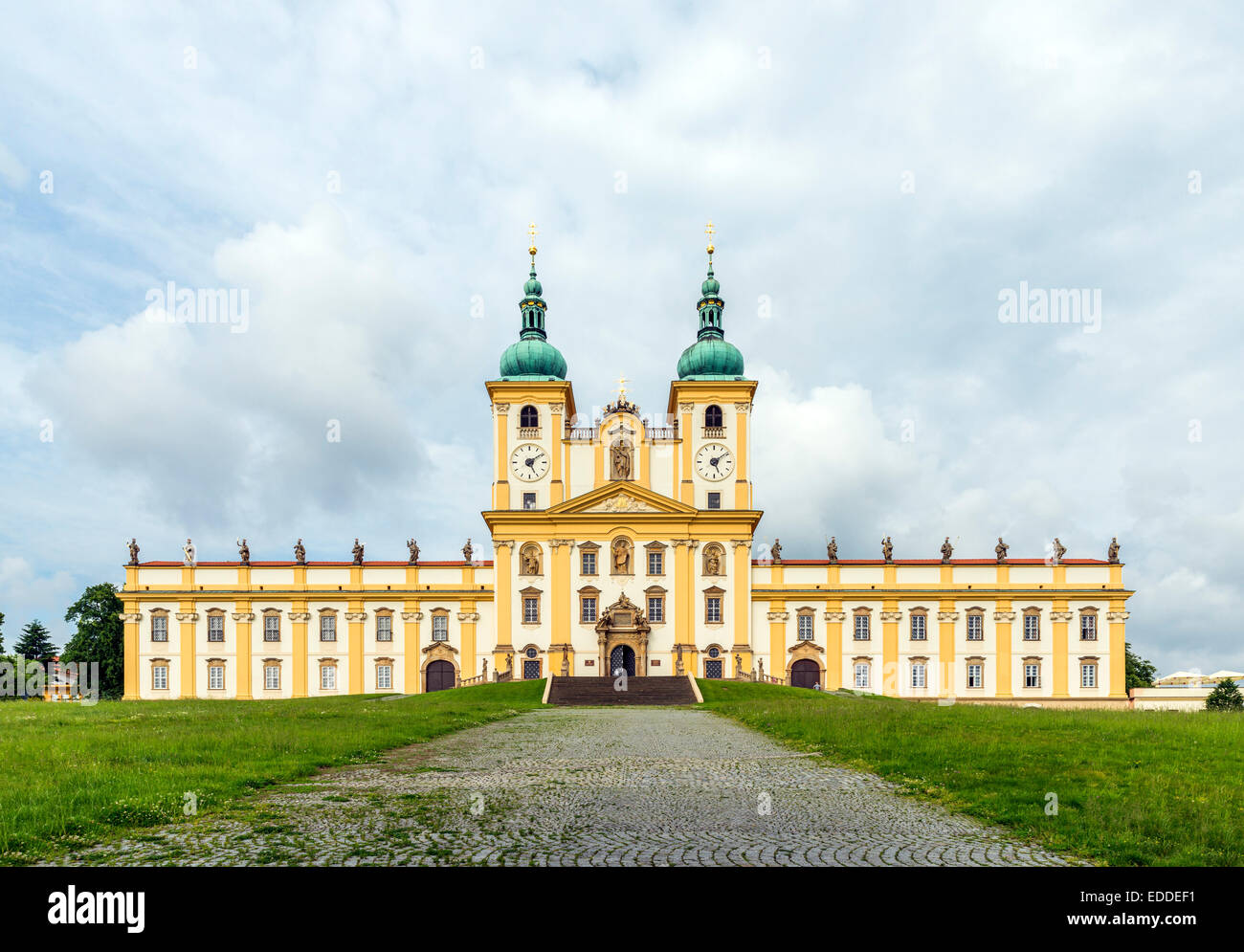 Premonstrate monasterio con la Basílica de la Anunciación, Svatý Kopecek o monte santo, Olomouc, República Checa Foto de stock