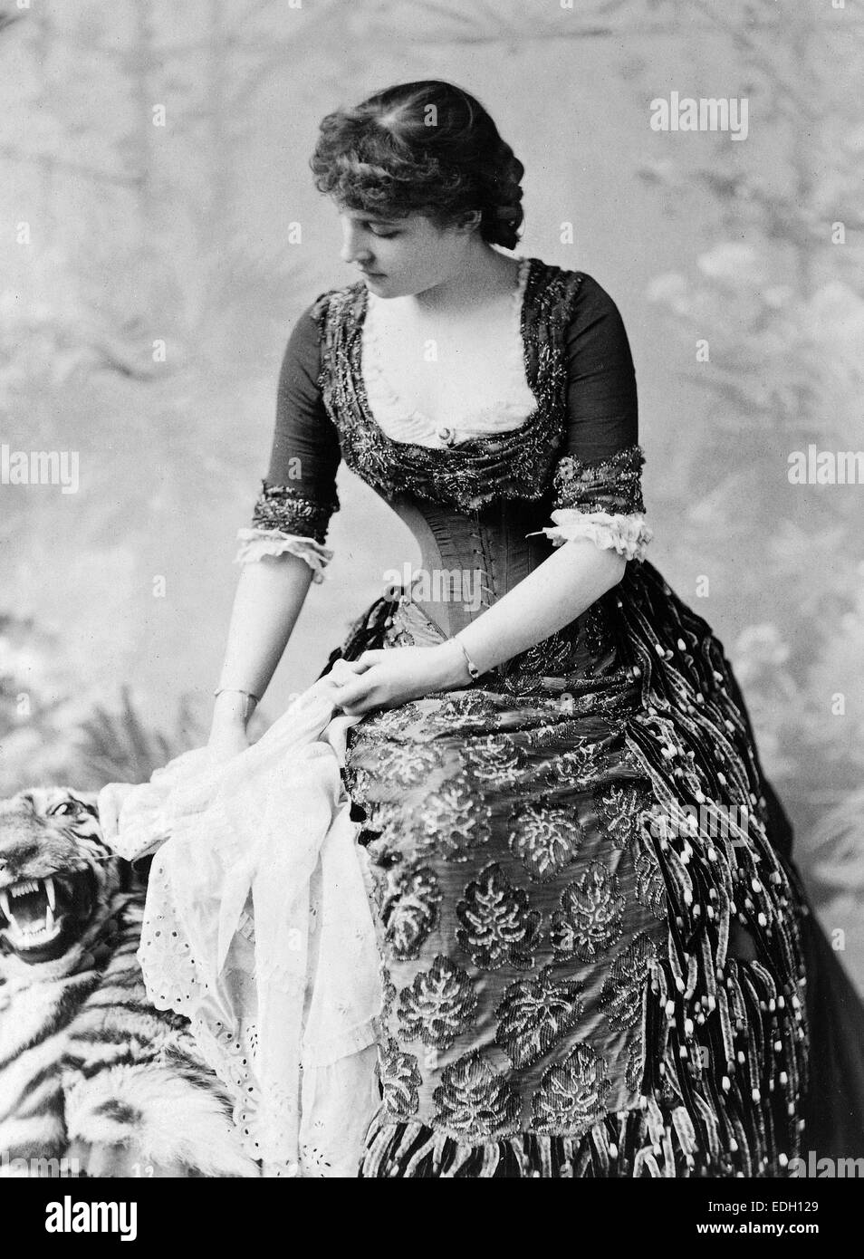 Lillie Langtry 1821-1896 foto c1882 Foto de stock