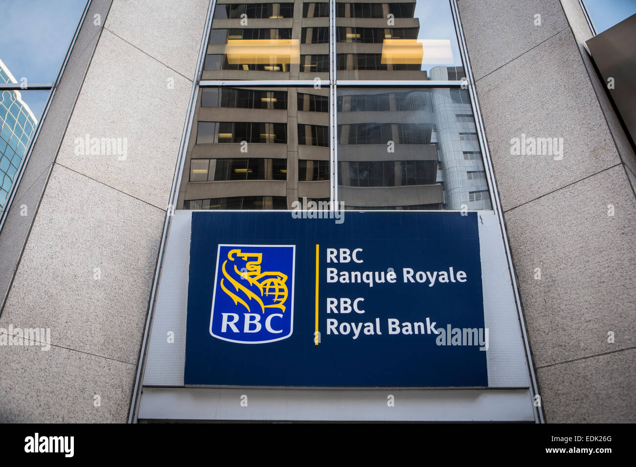Un CNA Groupe financiador (RBC Financial Group) sucursal es retratada en Ottawa Foto de stock