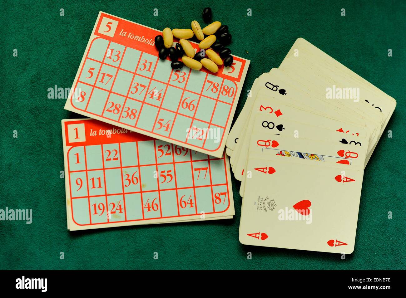 Tarjeta de Bingo con tarjetas Foto de stock