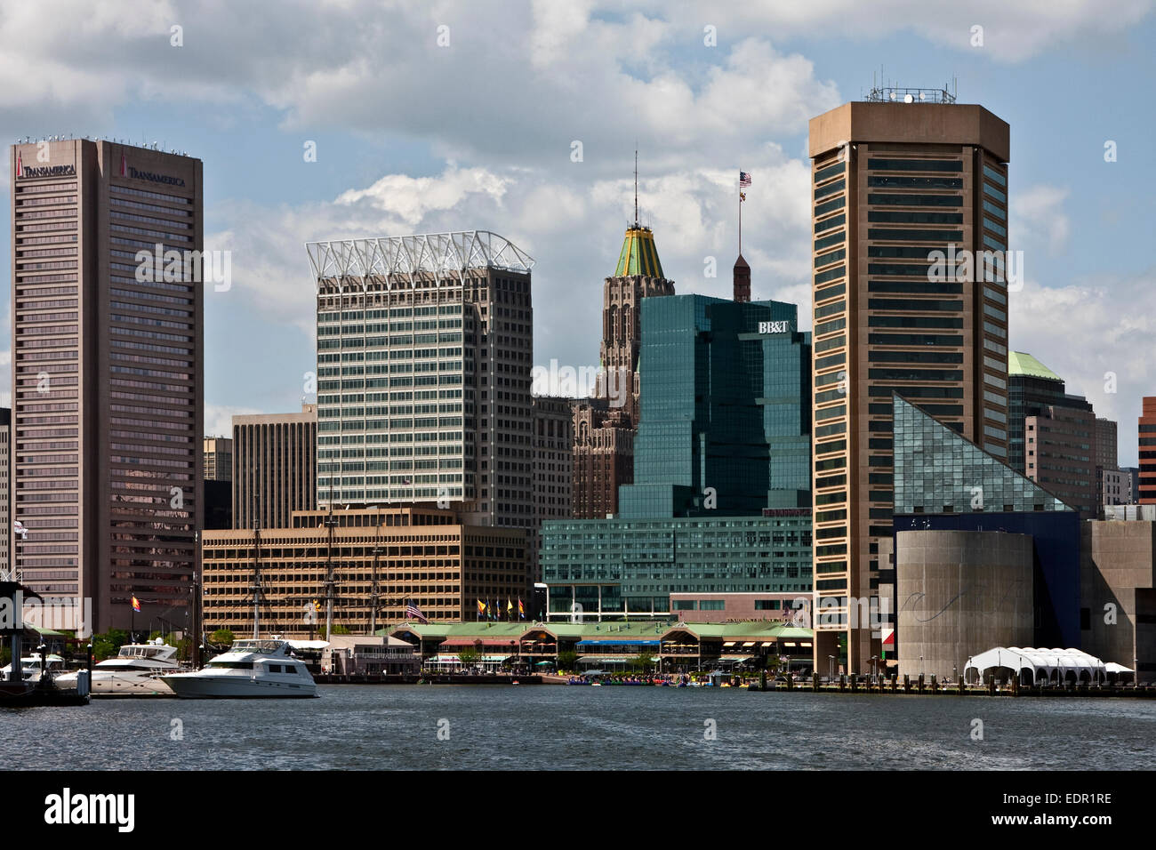 Baltimore, Maryland, Fells Point, el puerto interior, World Trade Center, el acuario nacional en Baltimore, Foto de stock