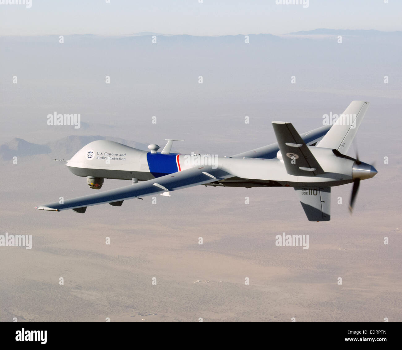 Protección de Fronteras y Aduanas de EE.UU. y el aire marino del grupo de sistema aéreo no tripulado (UAS) o 'Drone'. La agencia utiliza su flota de 10 aviones teledirigidos Predator B para ayudar en las investigaciones y el patrullaje de fronteras. Consulte la descripción para obtener más información. Foto de stock