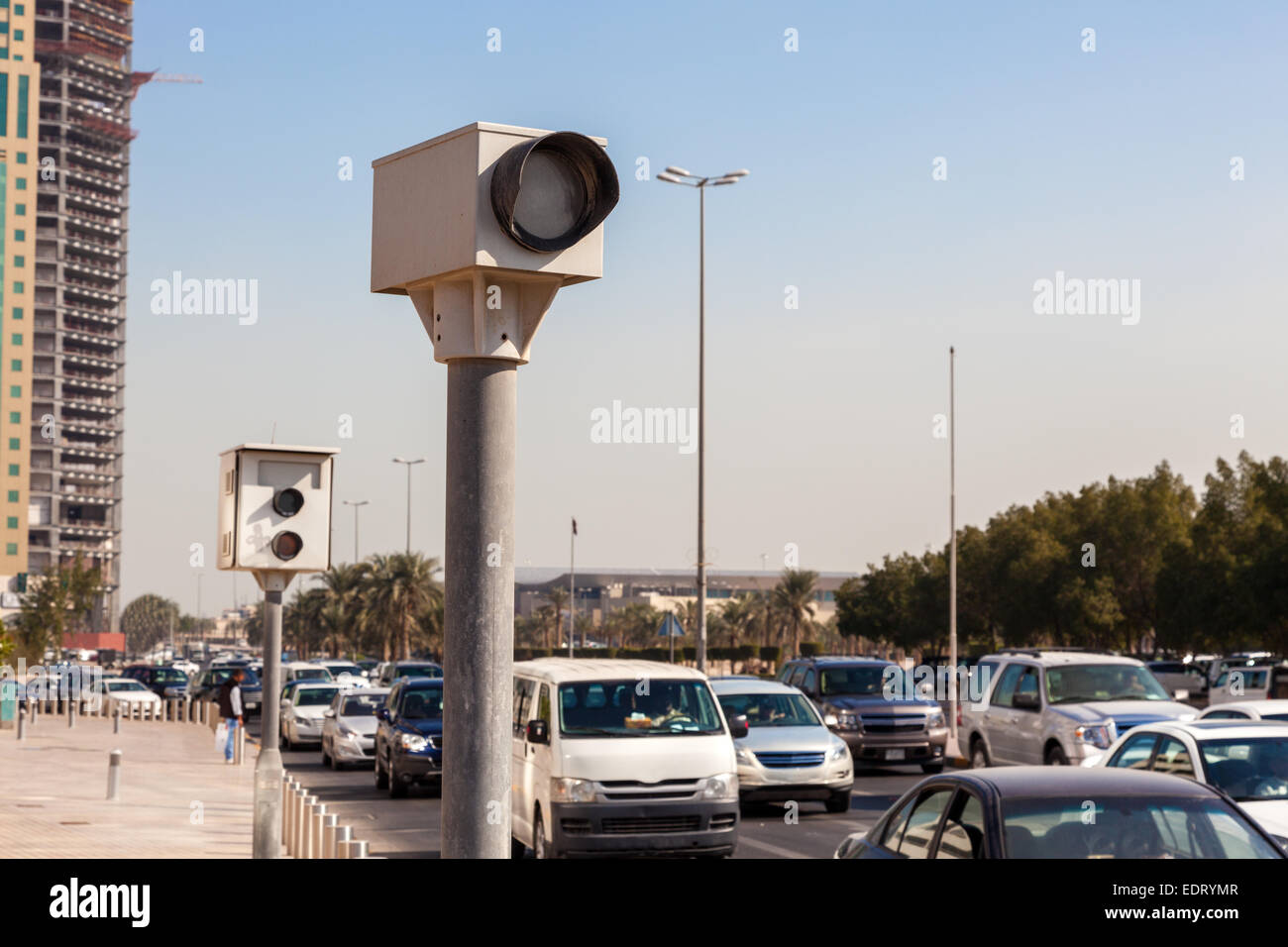 Cámaras de control de velocidad en la ciudad de Kuwait, Oriente Medio Foto de stock