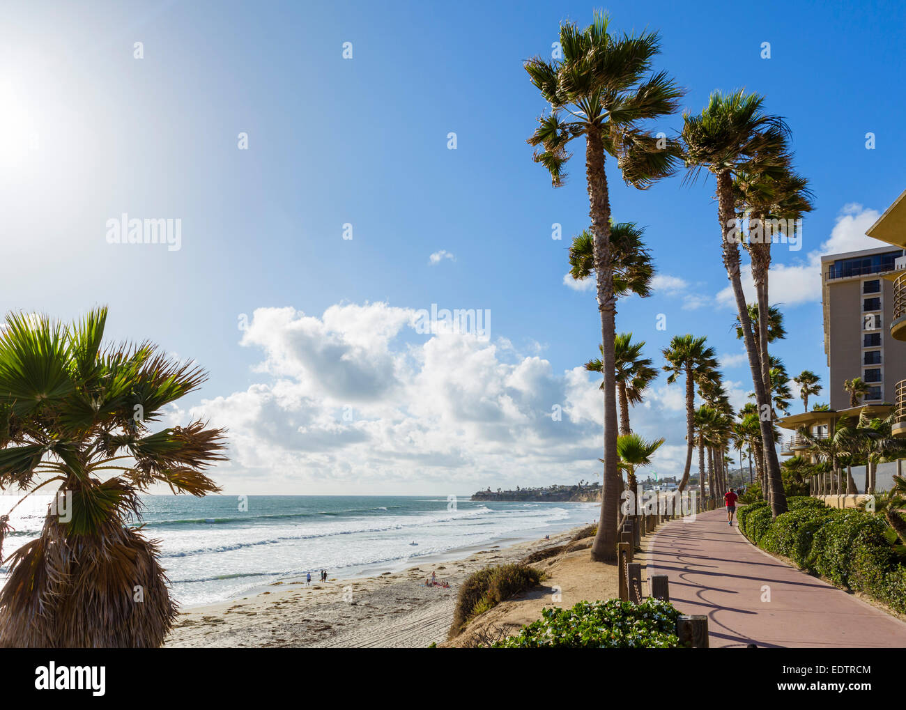 Mission Beach desde el Ocean Front Walk, San Diego, California, EE.UU. Foto de stock