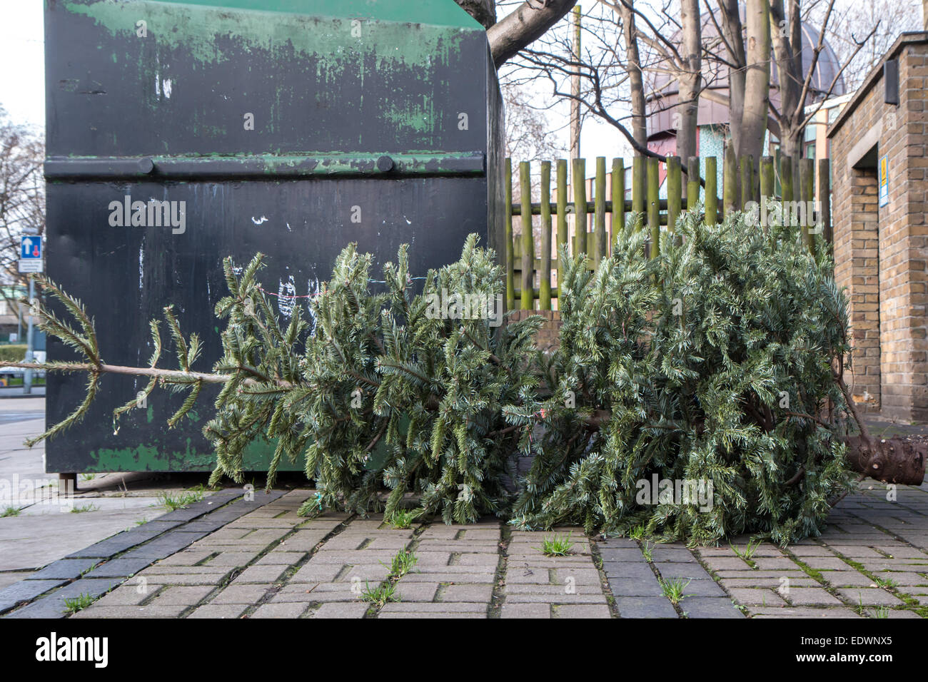 Árbol de Navidad abandonados Foto de stock