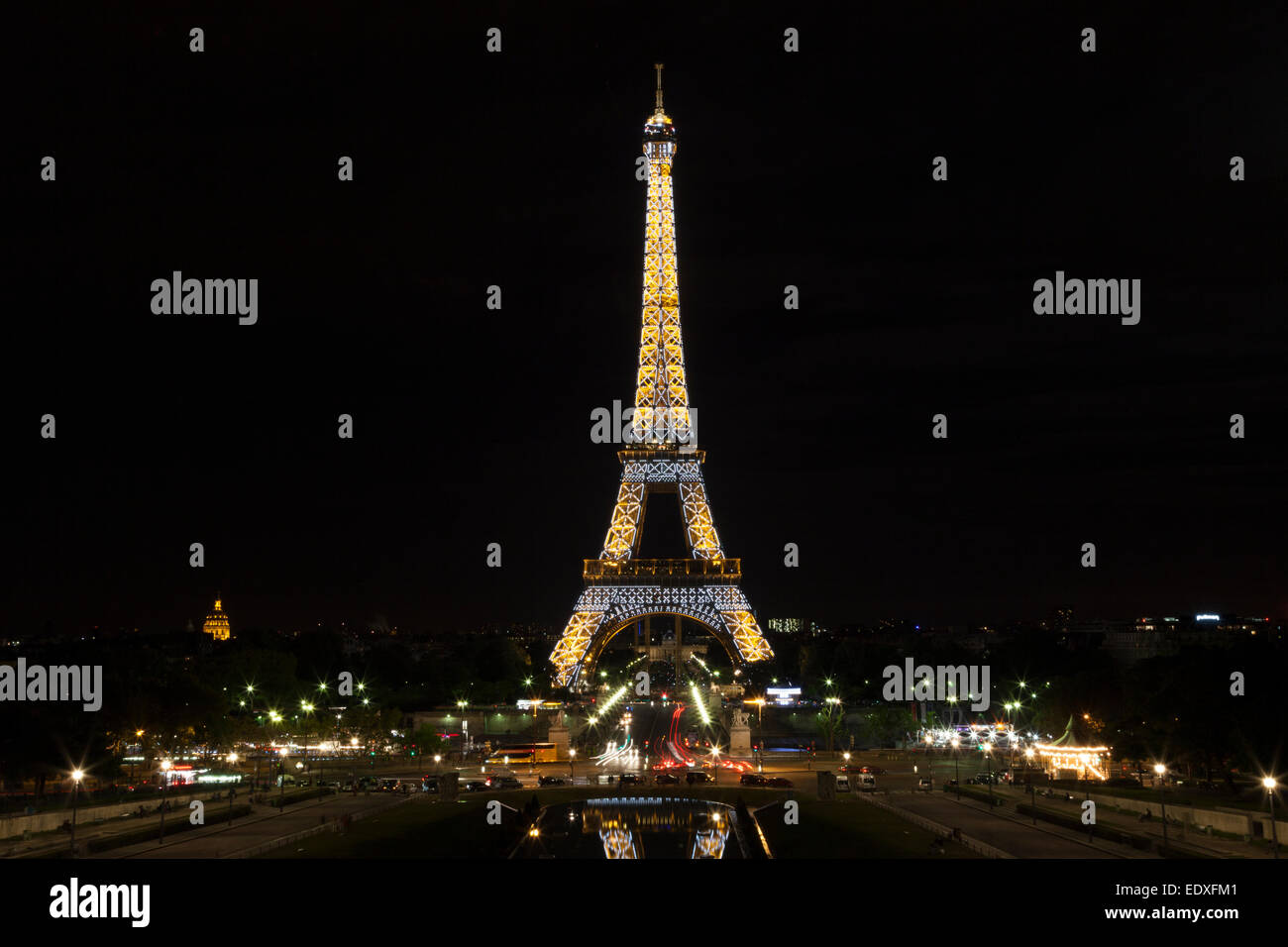 Francia, Paris, la torre Eiffel de noche. Foto de stock