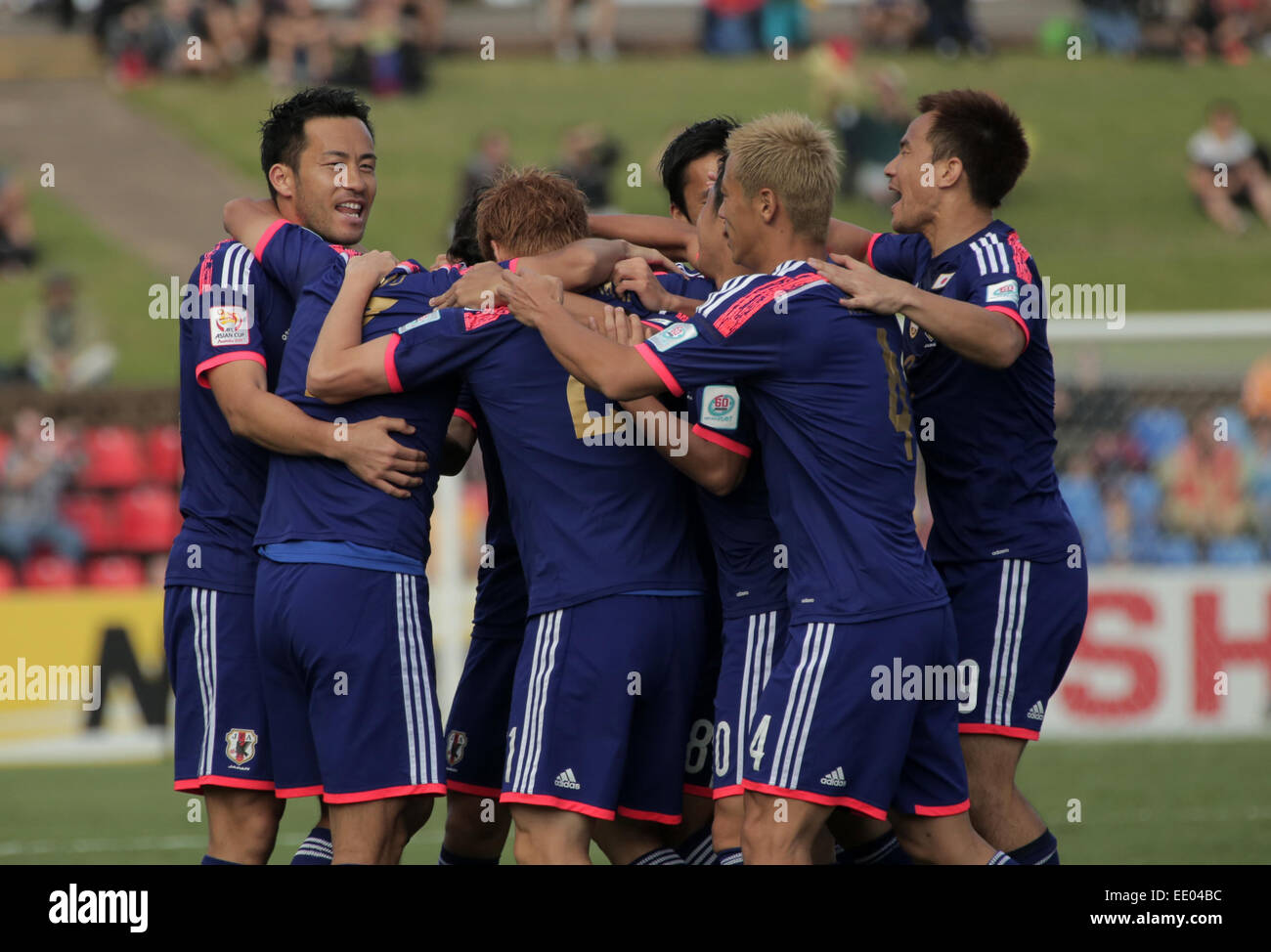 Newcastle, Australia. 12 ene, 2015. Equipo Japón celebra la victoria después de que un grupo D partido contra Palestina en la AFC Copa Asiática en Newcastle, Australia, el 12 de enero de 2015. Japón ganó 4-0. Crédito: Qiu Zhongquan/Xinhua/Alamy Live News Foto de stock