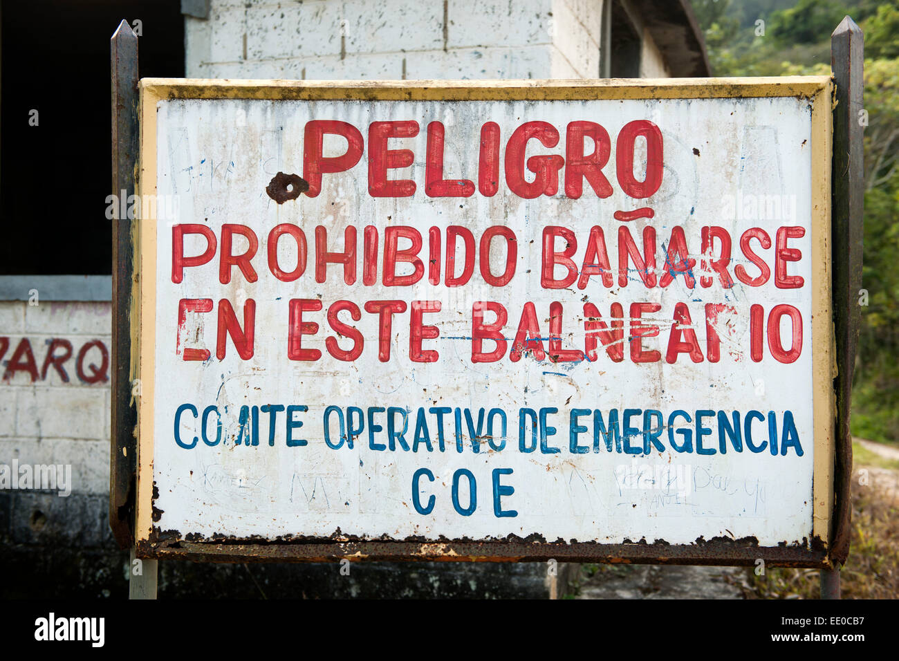 Dominikanische Republik, la Cordillera Central, Jarabacoa, Warnhinweis Am Weg zum Wasserfall Baiguate Foto de stock