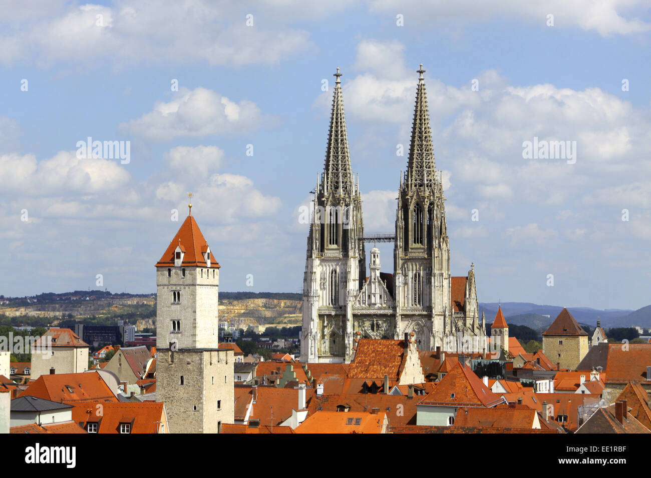 Regensburg, Unesco, Stadtansicht Welterbe, Dom St, Peter, Goldener Turm, St Peters Catedral, Golden Tower, Bayerische Eisens Foto de stock