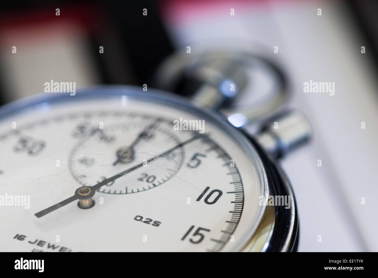 técnico Mortal Hacia Plata Vieja chrome cronómetro con segundos y minutos en manos 5 segundo  recuento cronológico descendente temporizador botones de marcación de  vidrio contra Fotografía de stock - Alamy