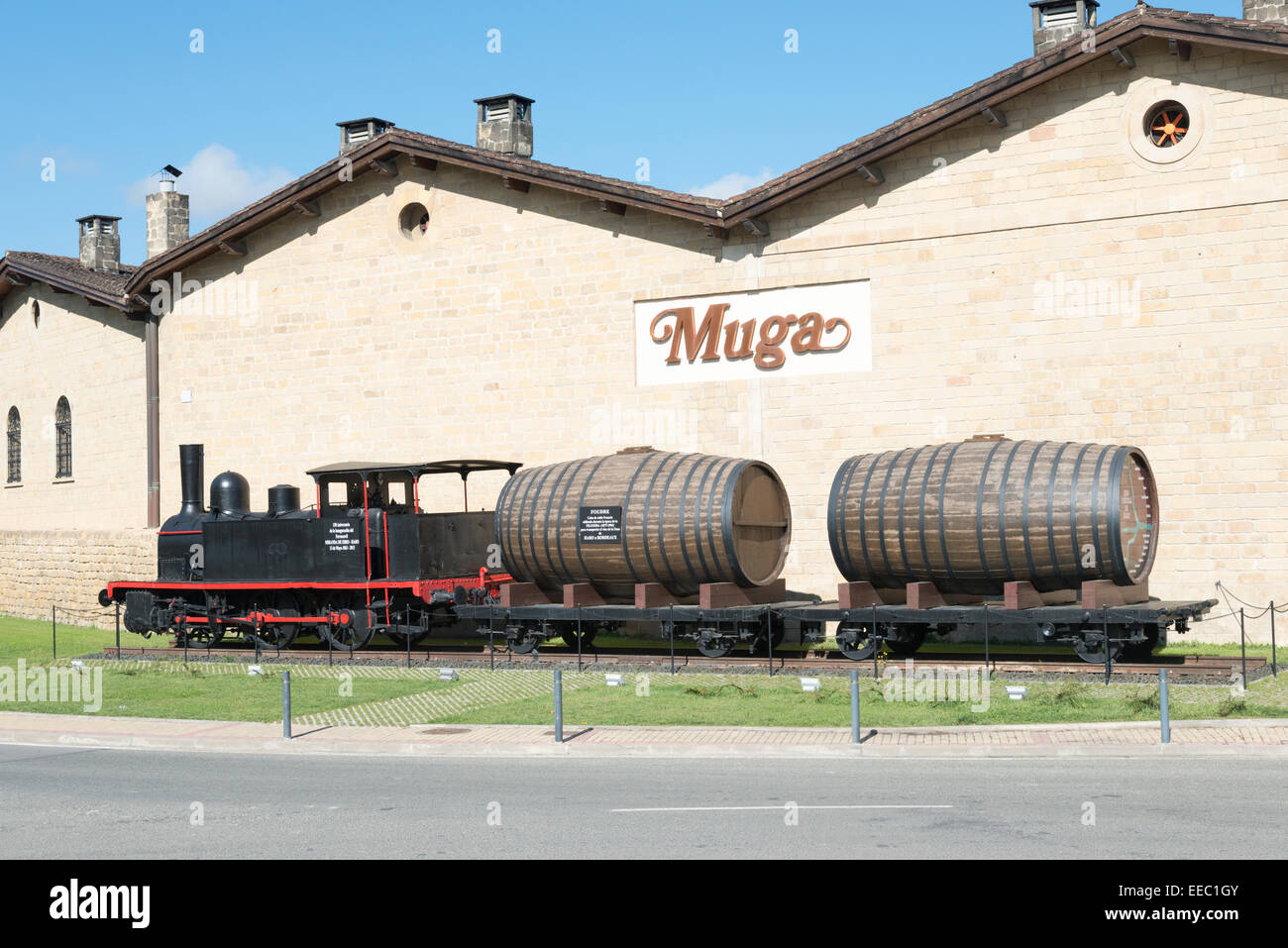 La bodega Muga o Bodega en Haro, capital del vino de Rioja en España Foto de stock