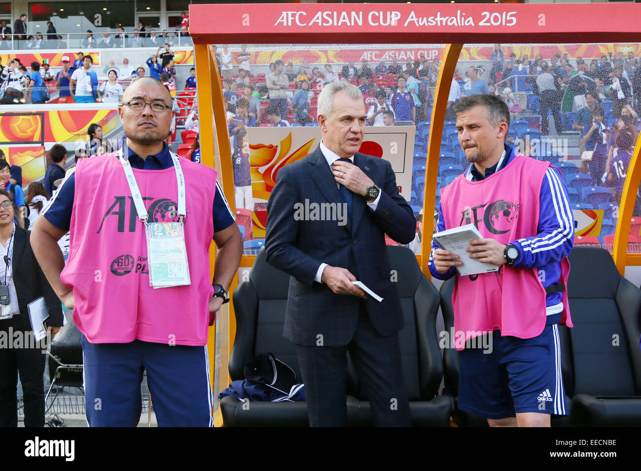 Nueva Gales del Sur, Australia. 12 ene, 2015. (L-R) Naoyuki Hanyu, Javier Aguirre, Stuart solidificación(Jpn) fútbol/Soccer : AFC Copa Asiática Australia 2015 Grupo D partido entre Japón 4-0 Palestina en estadio de Newcastle en Nueva Gales del Sur, Australia . © Yohei Osada/AFLO SPORT/Alamy Live News Foto de stock