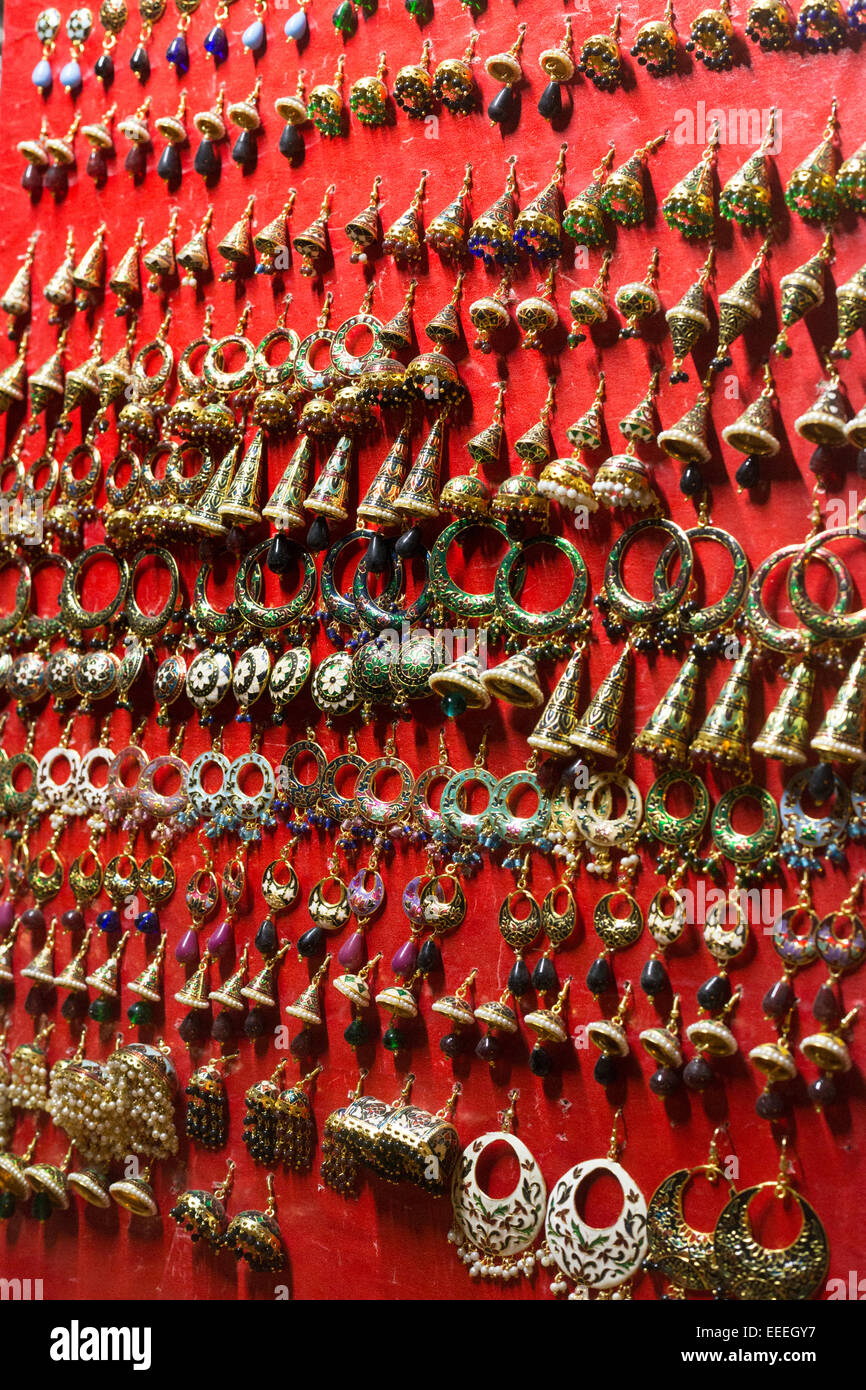 La India, Rajastán, Jodhpur, oreja joyas en mercado de Sardar Foto de stock