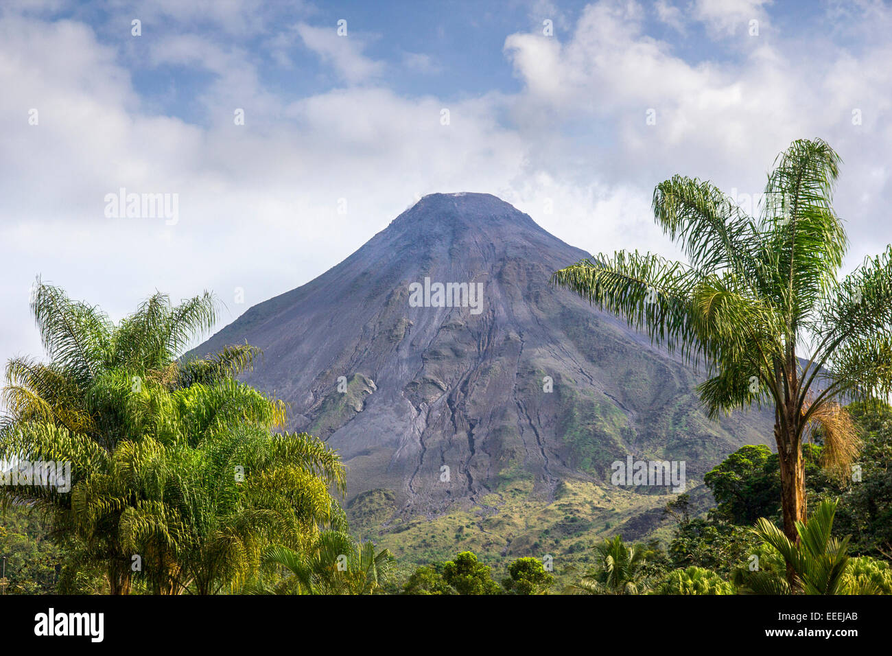 Volcán Arenal en Costa Rica Foto de stock