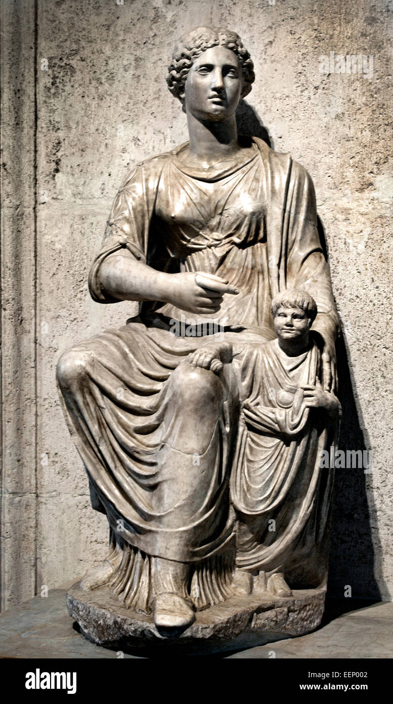 Florecer Cíclope Bisagra Matrona romana fotografías e imágenes de alta resolución - Alamy