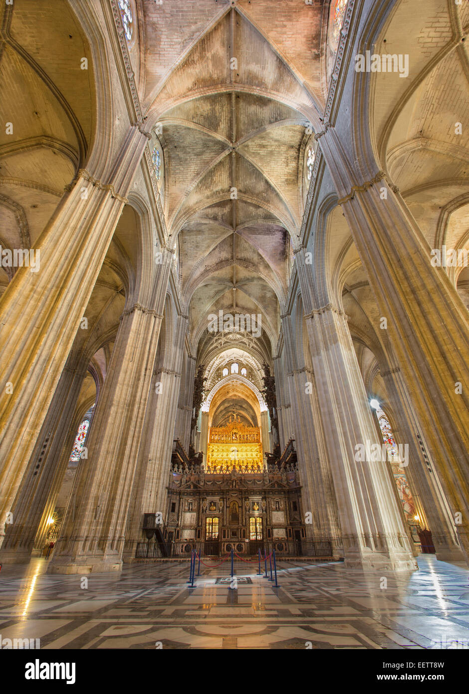 Sevilla, España - 29 de octubre de 2014: Interior de la Catedral de Santa María de la Sede. Foto de stock