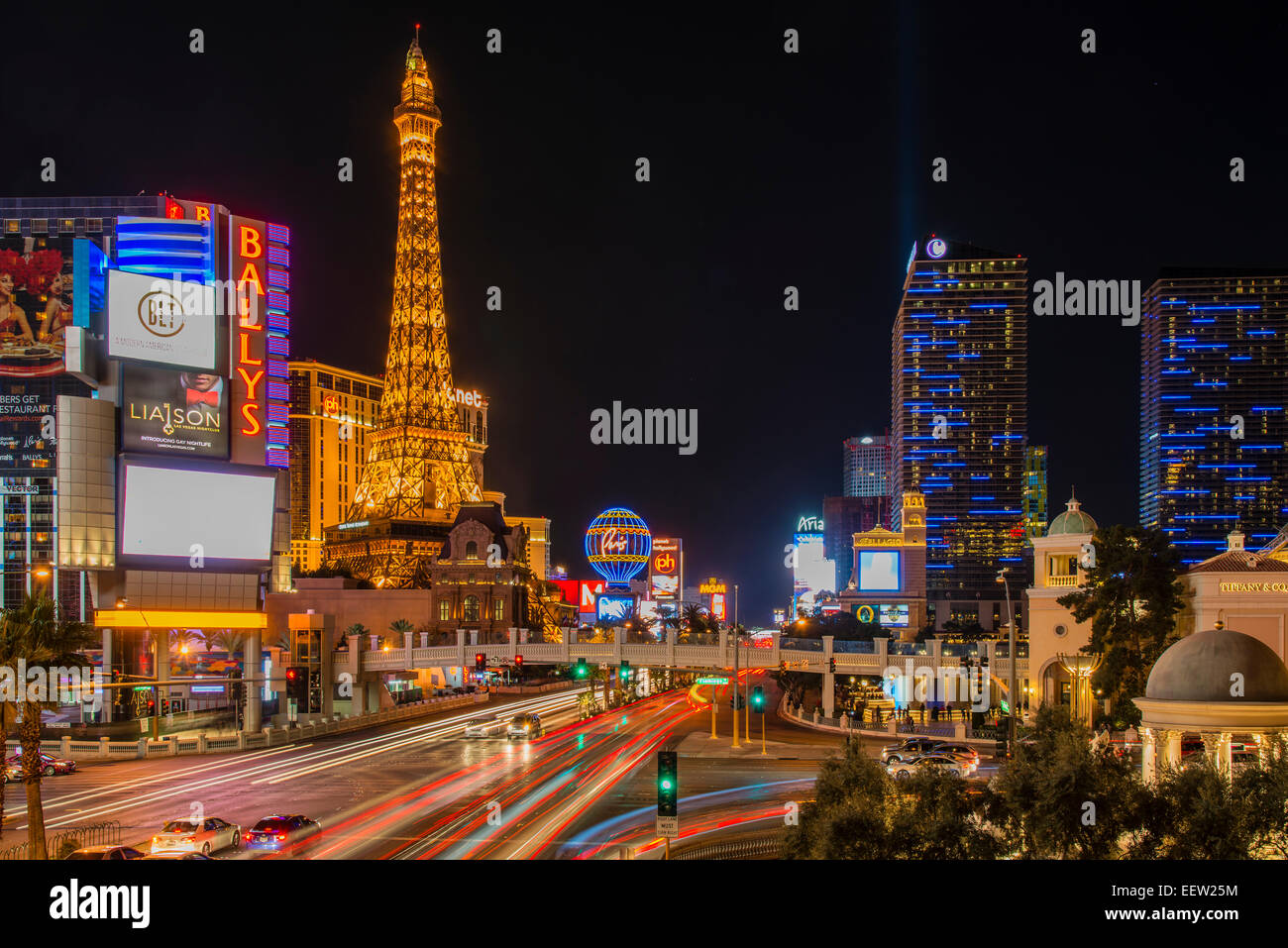 Por la noche Las Vegas Strip, en Las Vegas, Nevada, EE.UU. Foto de stock