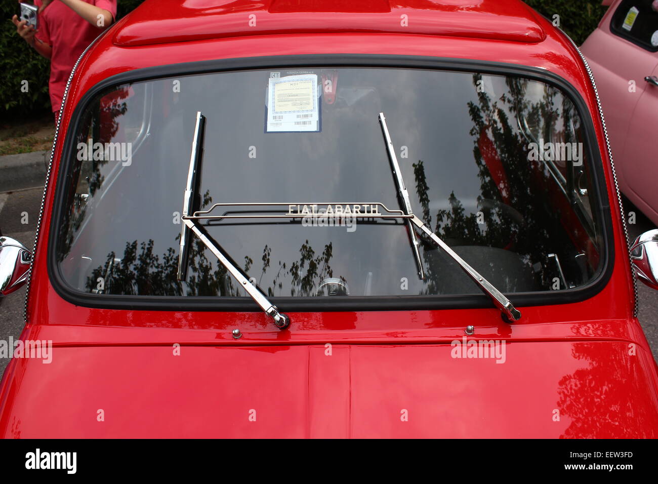 Fiat 500 Abarth limpiaparabrisas Fotografía de stock - Alamy