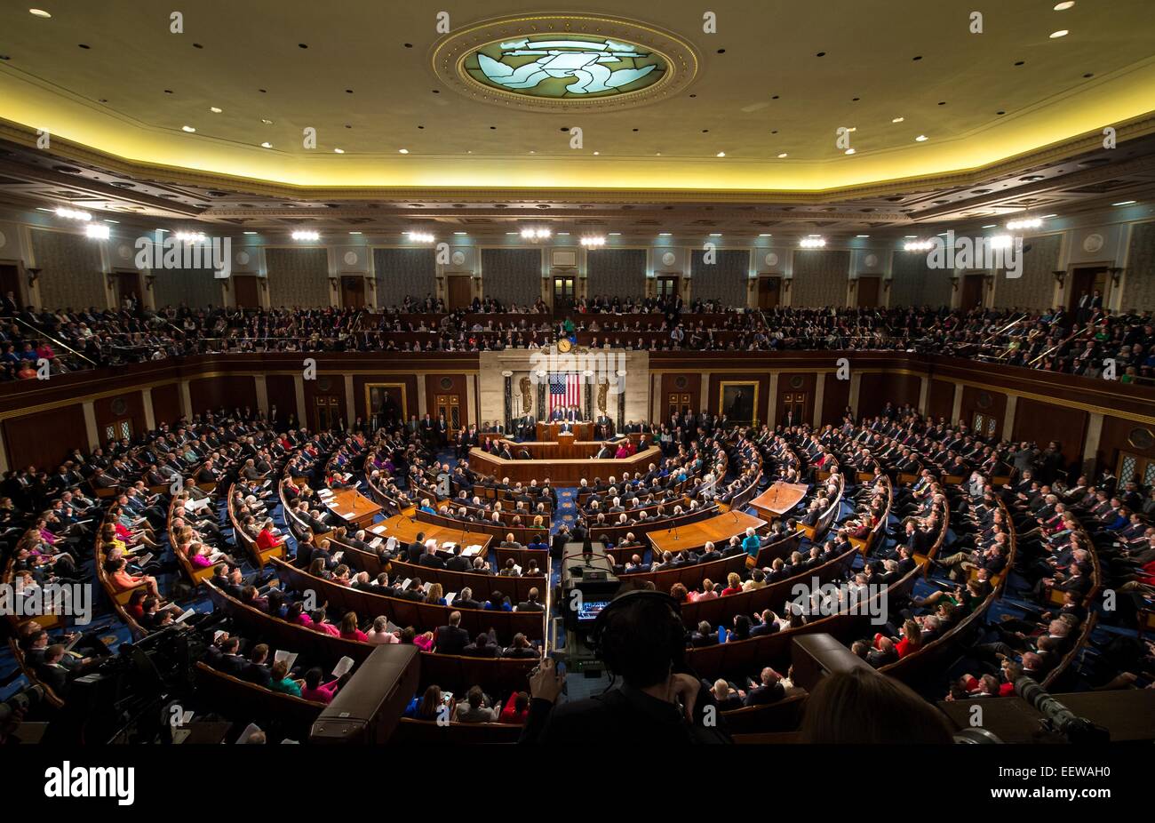 El presidente estadounidense Barack Obama pronuncia su discurso sobre el estado de la Unión a una sesión conjunta del Congreso en Capitol Hill El 20 de enero de 2015 en Washington, DC. Foto de stock