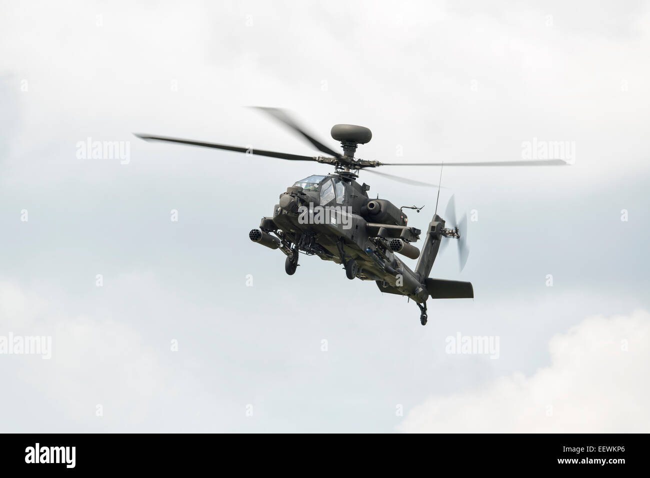 Boeing Augusta Westland Apache AH.1 Helicóptero del Regimiento 3 de la British Army Air Corps muestra en el RIAT 2014 Foto de stock