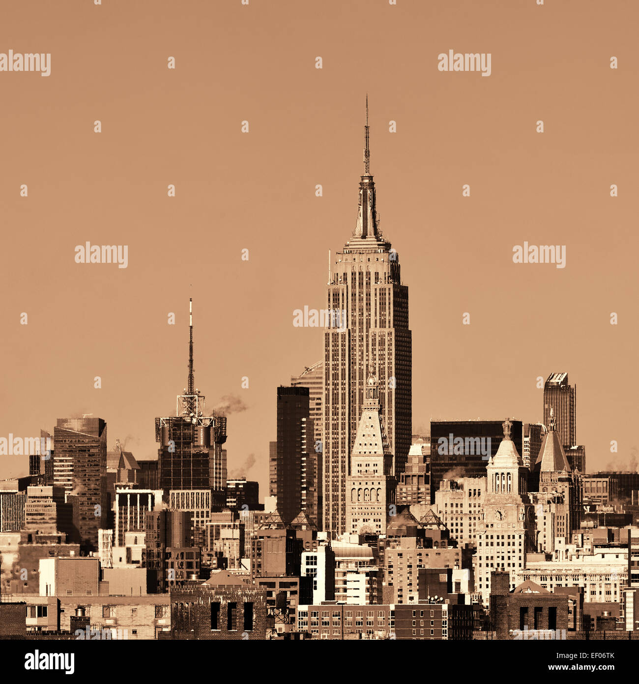 Nueva York, NY - jul 11: Empire State Building y el horizonte el 11 de julio de 2014 en la Ciudad de Nueva York. Es un 102-historia Landmark y Foto de stock