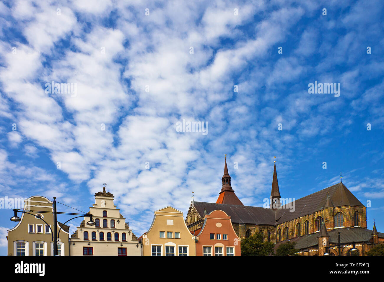 Edificios históricos en Rostock (Alemania). Foto de stock