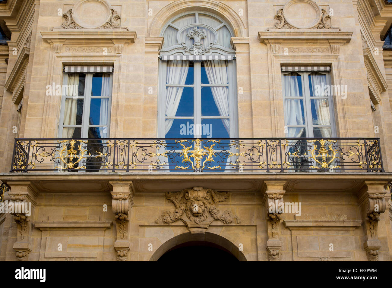 Ministerio de Cultura y Comunicación construcción adjunta al Palais royal, París, Francia Foto de stock
