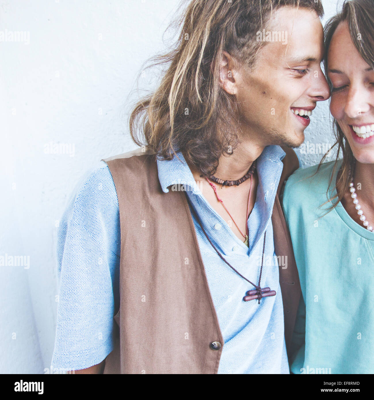 Joven pareja heterosexual en el amor Foto de stock